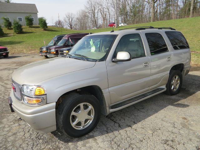 2004 GMC Yukon EX Sedan 4D