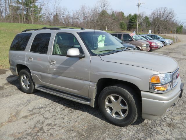 2004 GMC Yukon EX Sedan 4D