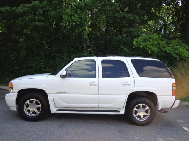 2004 GMC Yukon EX Sedan 4D