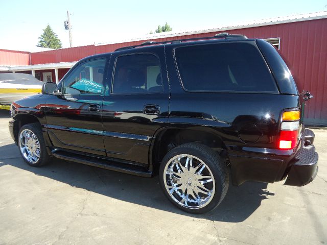 2004 GMC Yukon EX Sedan 4D