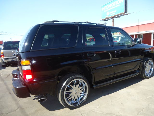 2004 GMC Yukon EX Sedan 4D