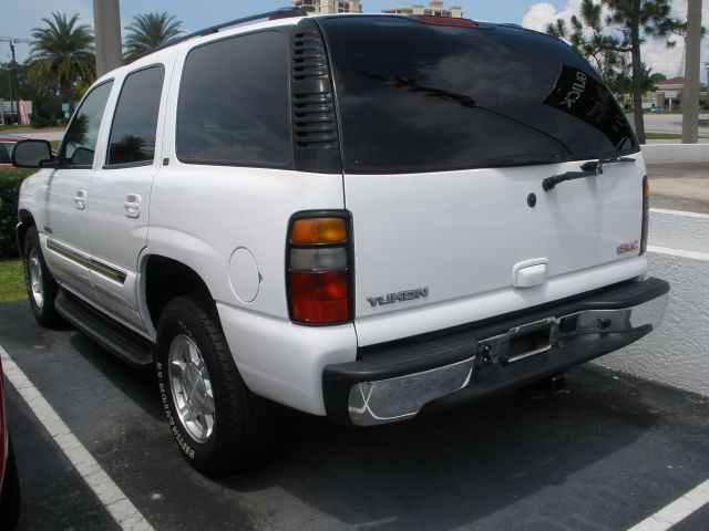 2004 GMC Yukon Ram 3500 Diesel 2-WD