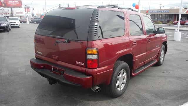 2004 GMC Yukon EX Sedan 4D