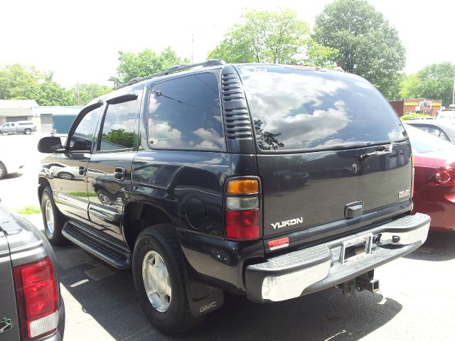 2004 GMC Yukon Ram 3500 Diesel 2-WD