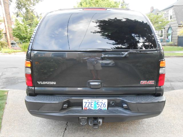 2004 GMC Yukon EX Sedan 4D