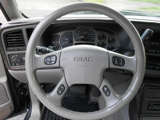 2004 GMC Yukon EX Sedan 4D