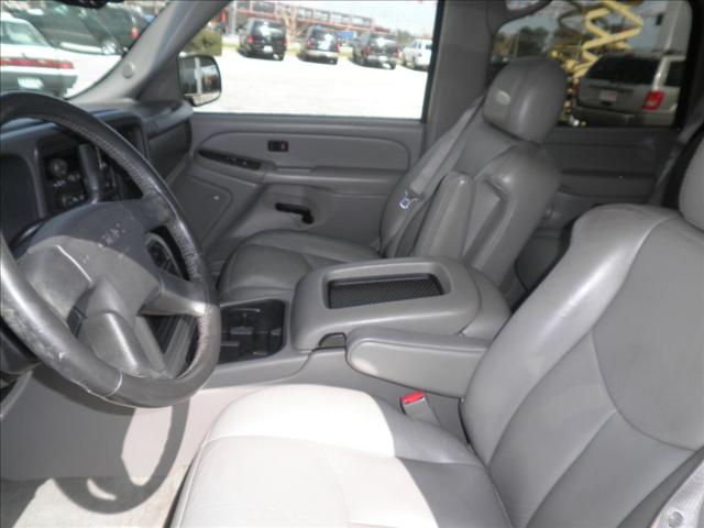 2004 GMC Yukon Unknown