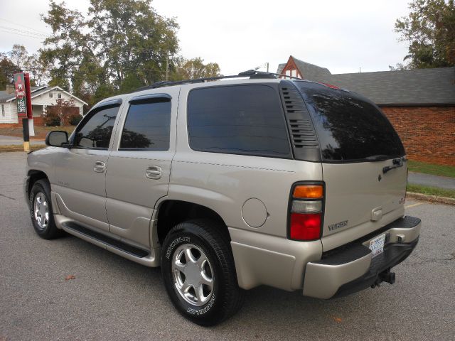 2004 GMC Yukon EX Sedan 4D