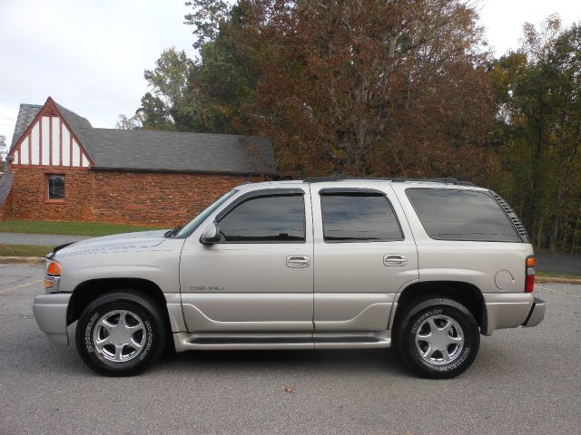 2004 GMC Yukon EX Sedan 4D