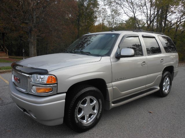 2004 GMC Yukon EX Sedan 4D