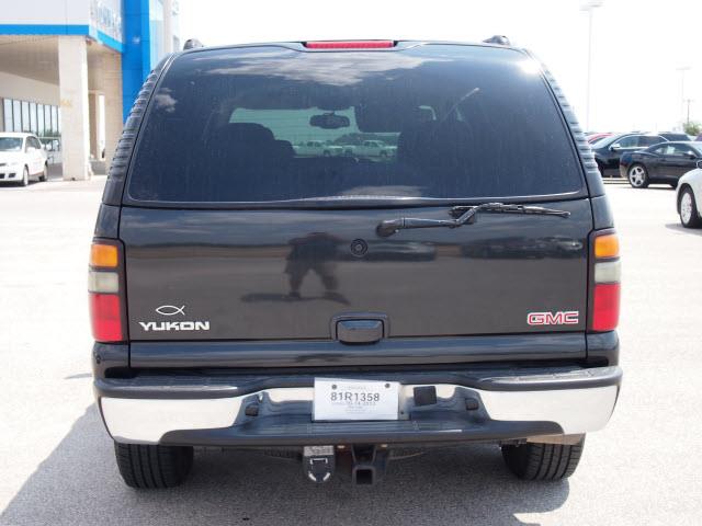 2004 GMC Yukon SLT