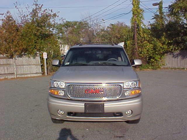 2004 GMC Yukon Unknown