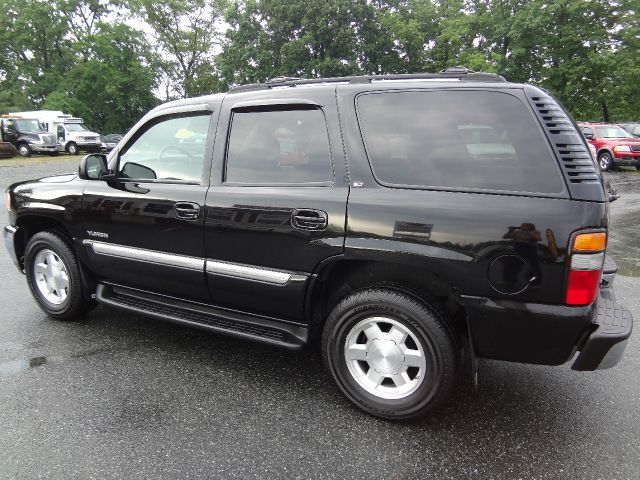 2004 GMC Yukon Wagon SE