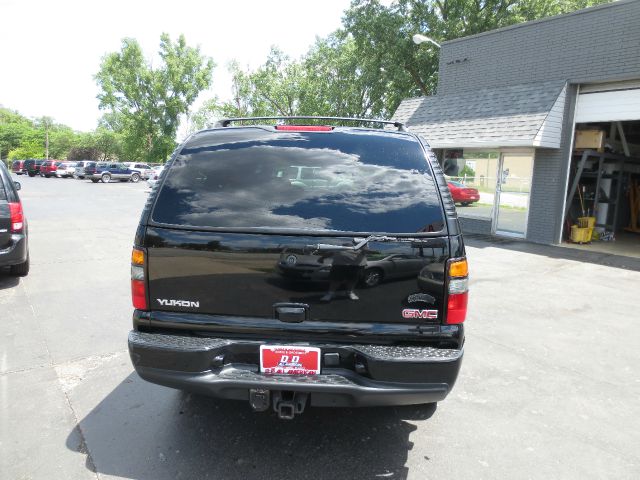 2005 GMC Yukon EX Sedan 4D