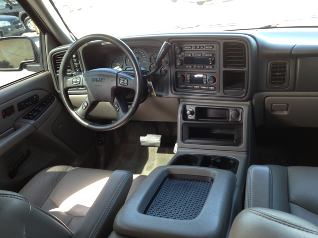 2005 GMC Yukon Ram 3500 Diesel 2-WD