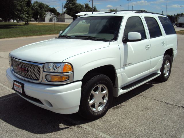 2005 GMC Yukon EX Sedan 4D