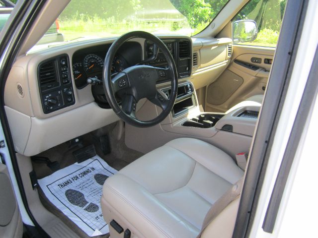 2005 GMC Yukon Ram 3500 Diesel 2-WD