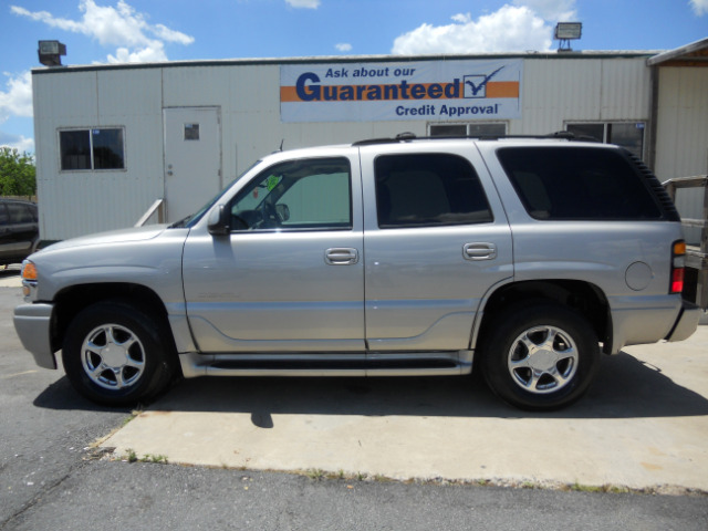 2005 GMC Yukon EX Sedan 4D