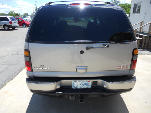 2005 GMC Yukon EX Sedan 4D