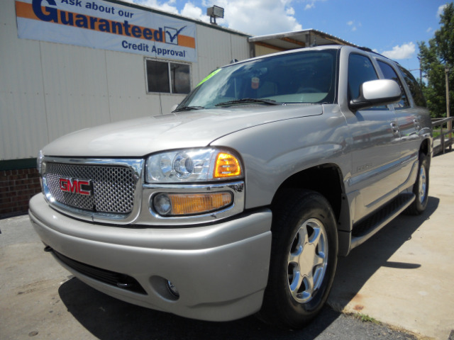 2005 GMC Yukon EX Sedan 4D