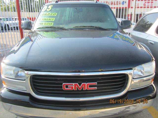 2005 GMC Yukon Ram 3500 Diesel 2-WD