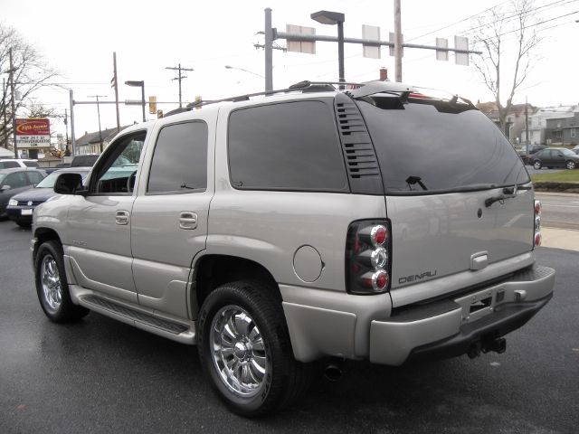 2005 GMC Yukon EX Sedan 4D