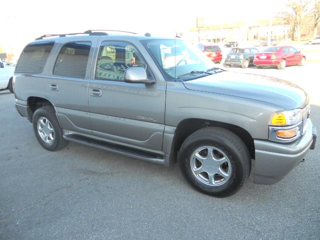 2005 GMC Yukon EX Sedan 4D