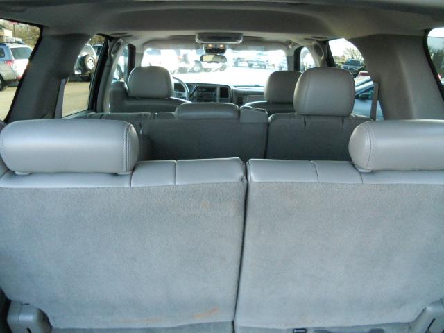 2005 GMC Yukon EX Sedan 4D