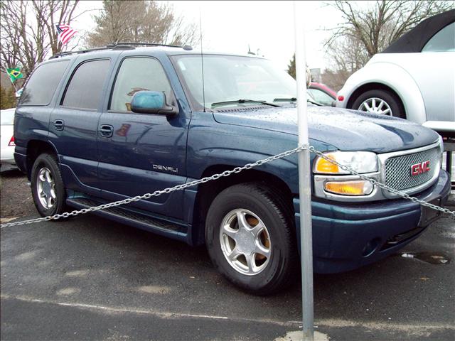 2005 GMC Yukon EX Sedan 4D