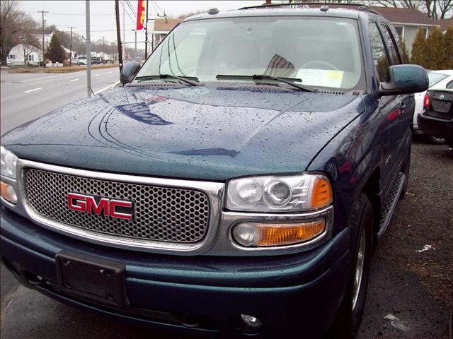 2005 GMC Yukon EX Sedan 4D