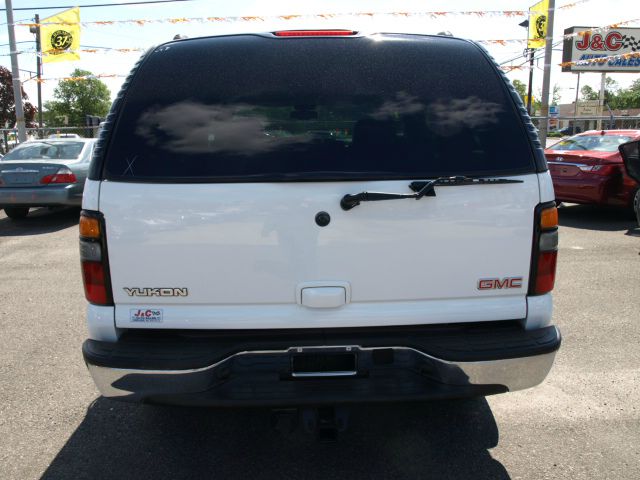 2005 GMC Yukon Ram 3500 Diesel 2-WD