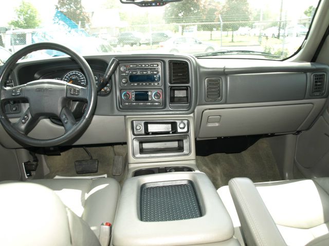 2005 GMC Yukon Ram 3500 Diesel 2-WD