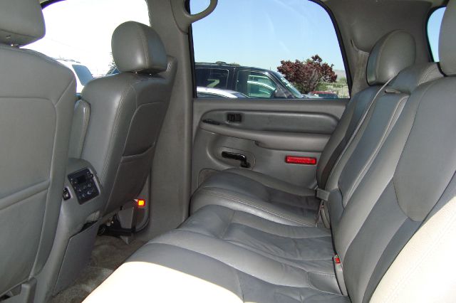 2005 GMC Yukon Base