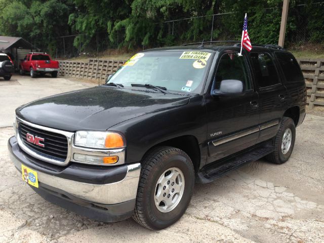 2005 GMC Yukon T6 AWD Leather Moonroof Navigation