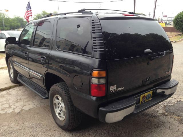 2005 GMC Yukon T6 AWD Leather Moonroof Navigation