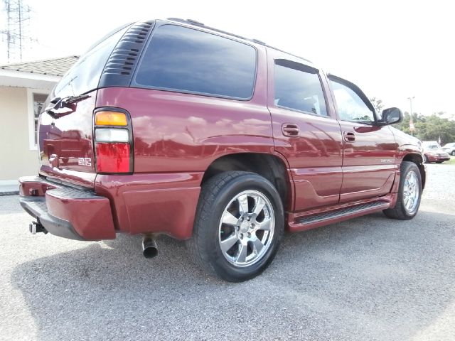 2006 GMC Yukon EX - DUAL Power Doors