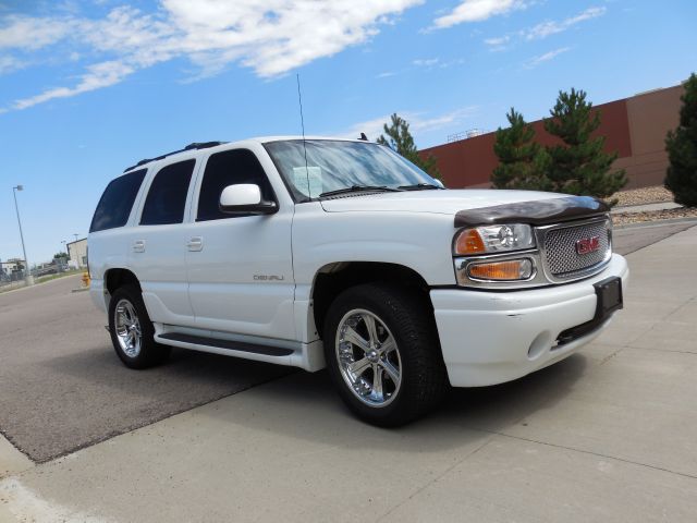 2006 GMC Yukon EX - DUAL Power Doors