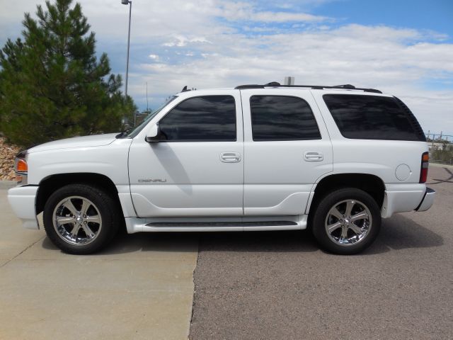 2006 GMC Yukon EX - DUAL Power Doors