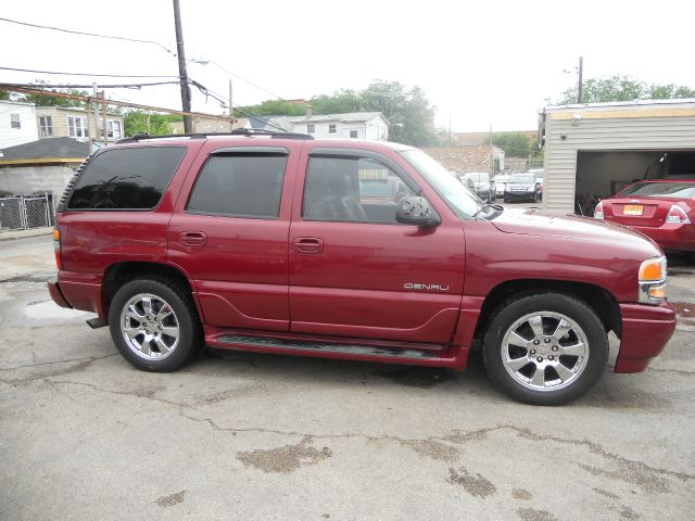 2006 GMC Yukon EX - DUAL Power Doors