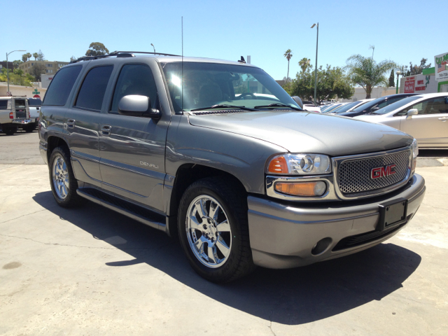 2006 GMC Yukon EX - DUAL Power Doors