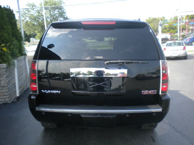 2007 GMC Yukon EX - DUAL Power Doors