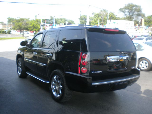 2007 GMC Yukon EX - DUAL Power Doors