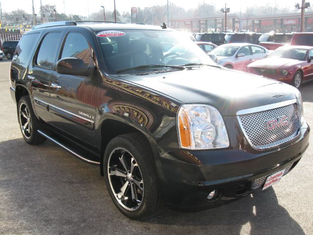 2007 GMC Yukon EX - DUAL Power Doors