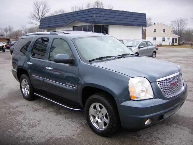 2007 GMC Yukon EX Sedan 4D