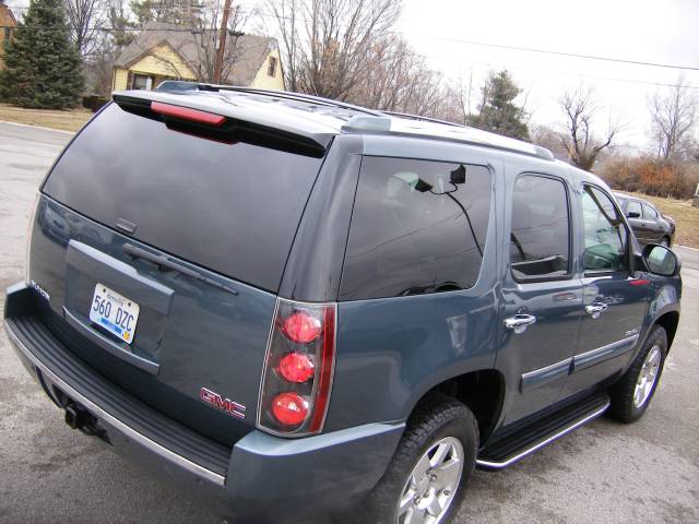 2007 GMC Yukon EX Sedan 4D