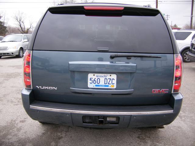 2007 GMC Yukon EX Sedan 4D