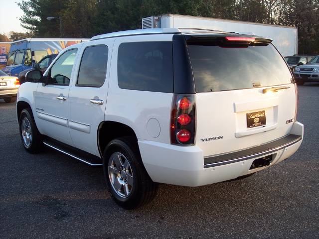 2007 GMC Yukon E23