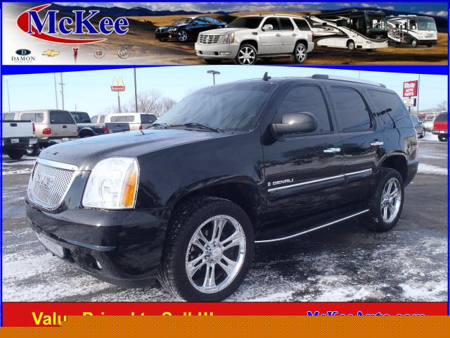 2007 GMC Yukon AWD Sedan