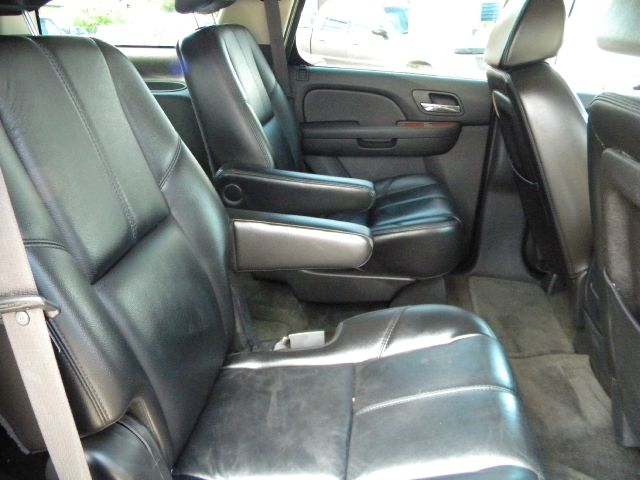 2007 GMC Yukon Reg Cab 124 WB SLT