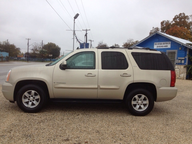 2007 GMC Yukon Reg Cab 124 WB SLT